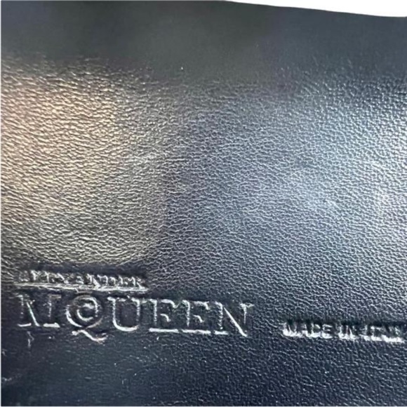 Alexander McQueen Skull Leather Clutch - Picture 11 of 12